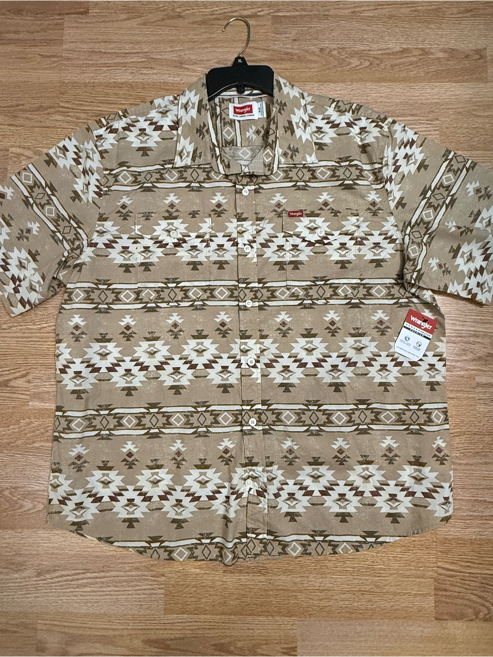 Wrangler Beige and White Aztec Short-Sleeve Button-Up Shirt xl